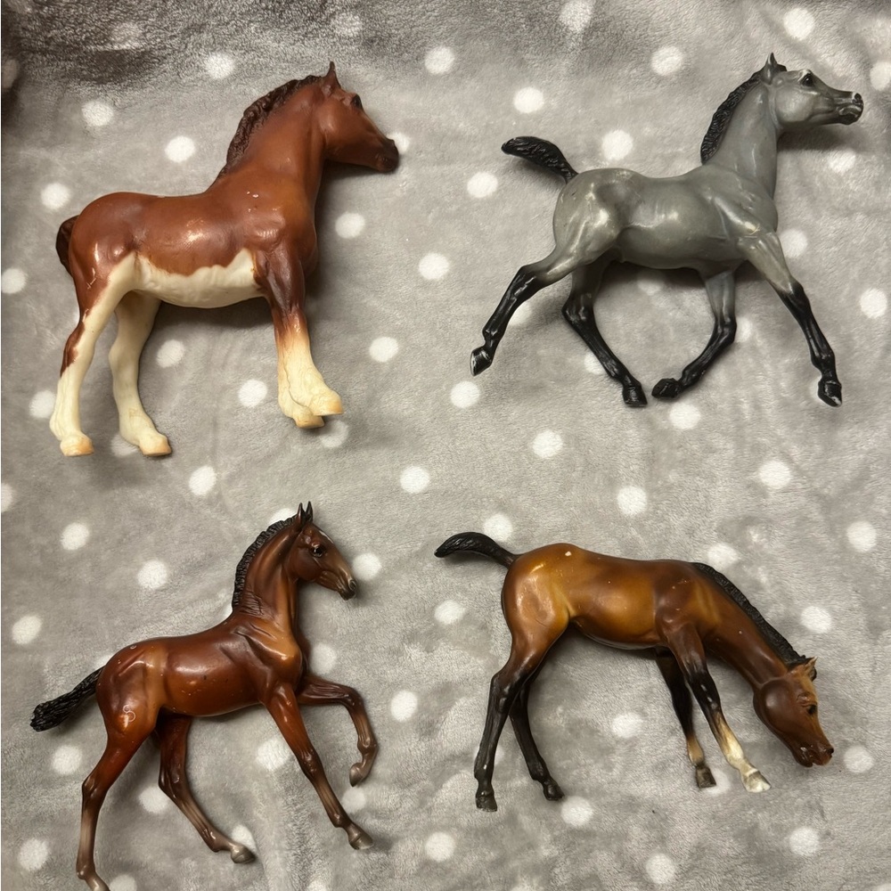 Breyer Horse Lot - Chestnut, Gray, Bay and Brown Molded Horses